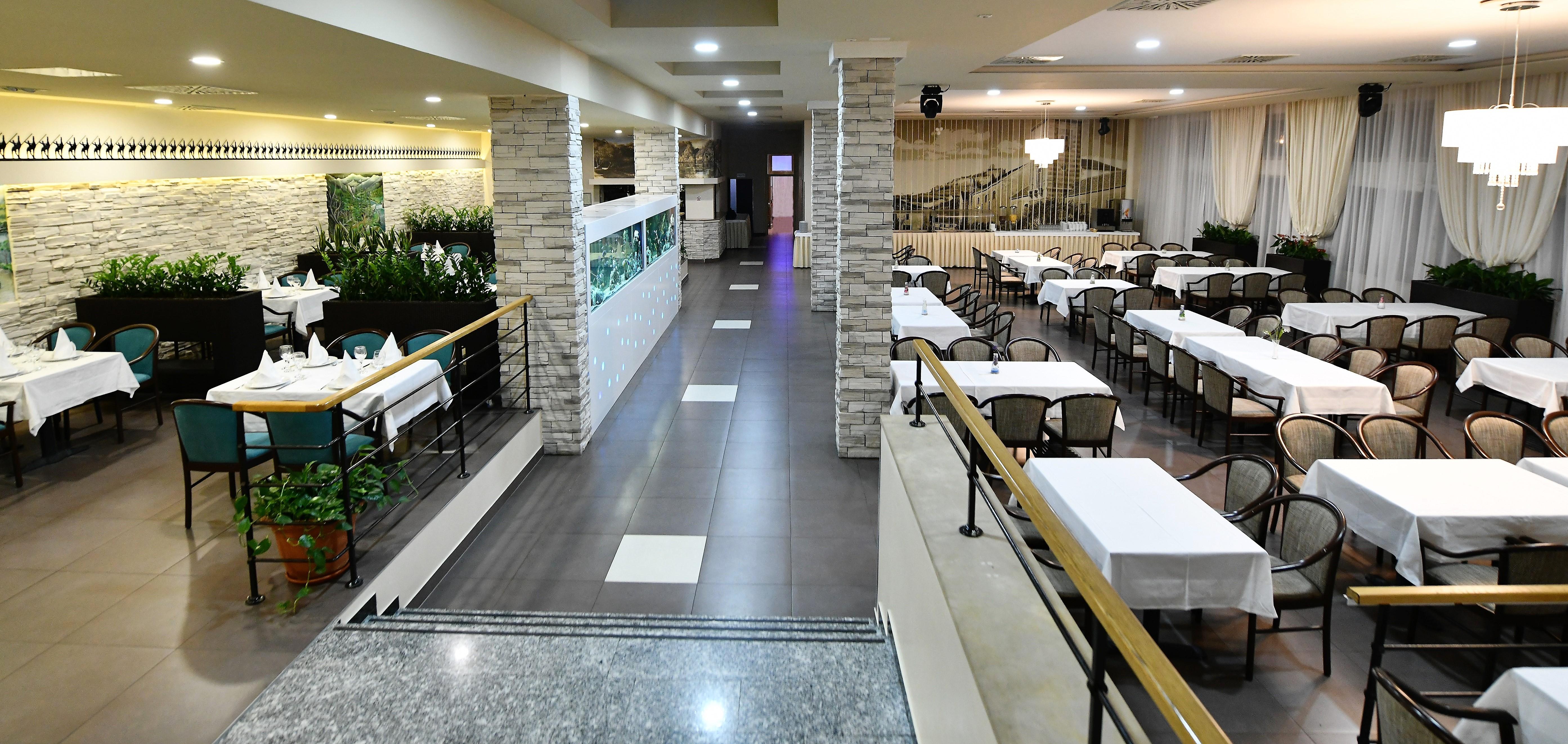 Hotel Alkar シニ エクステリア 写真