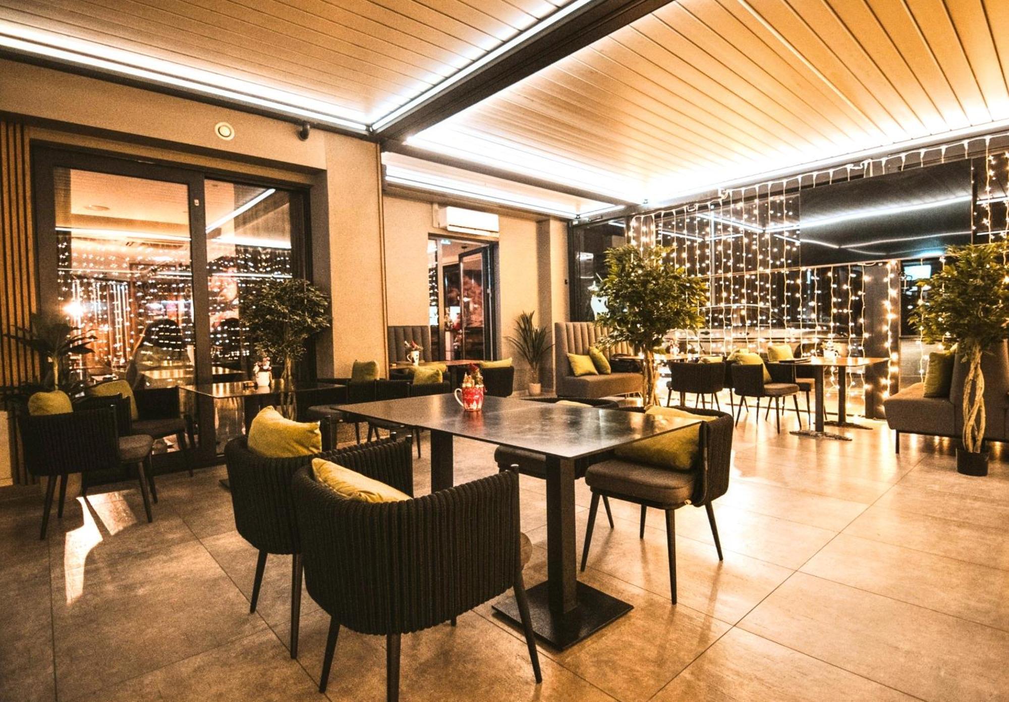 Hotel Alkar シニ エクステリア 写真
