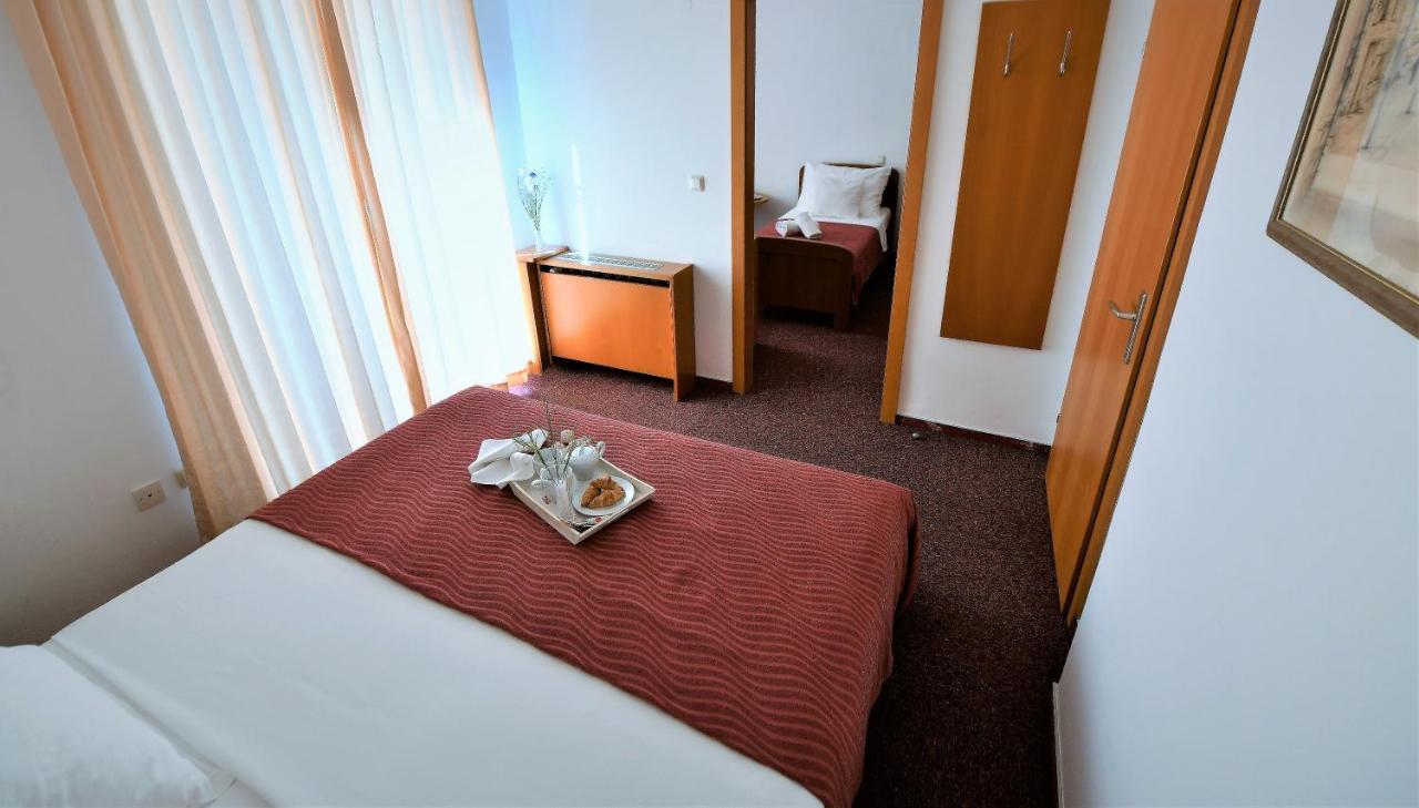 Hotel Alkar シニ エクステリア 写真