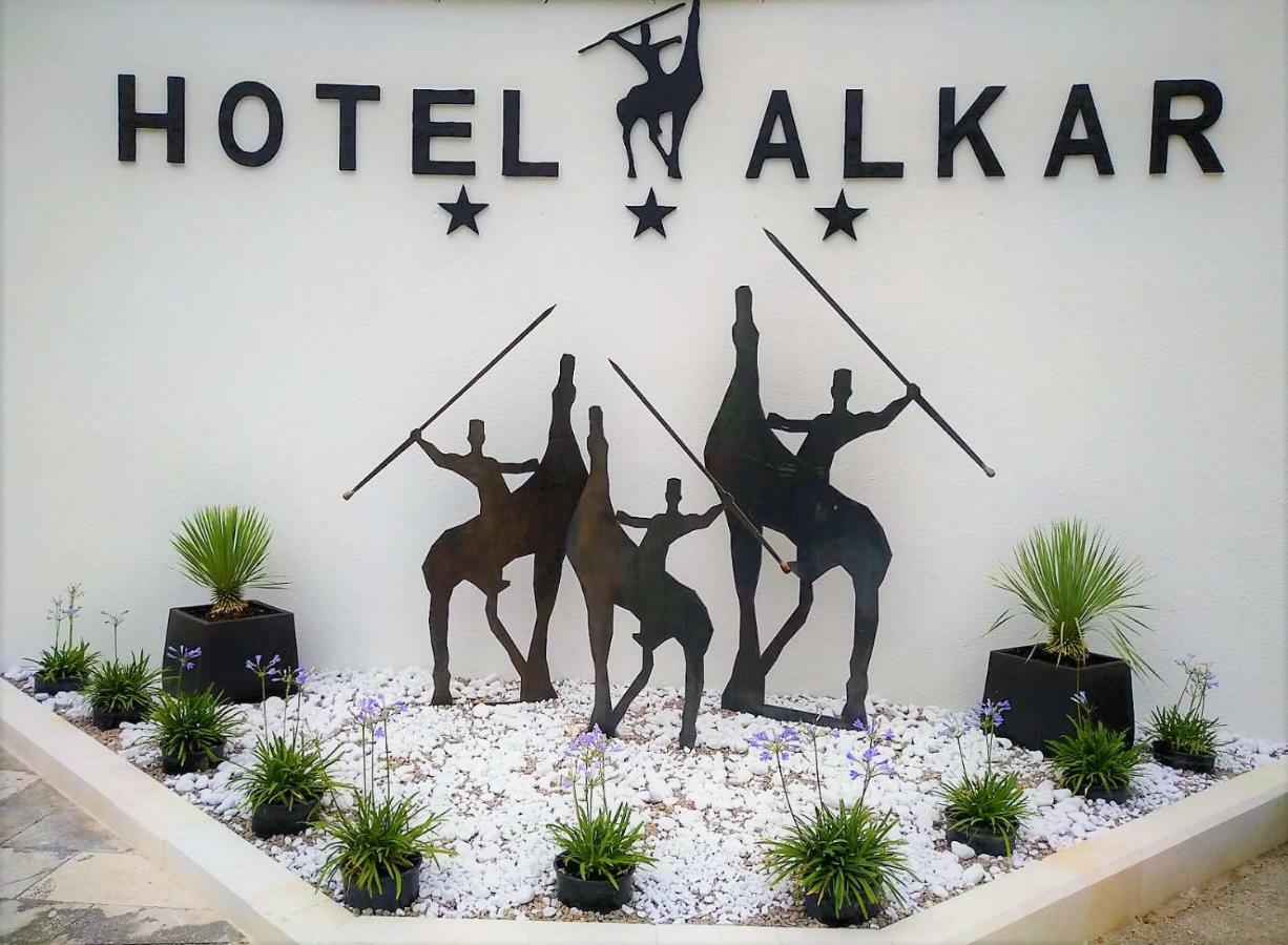 Hotel Alkar シニ エクステリア 写真
